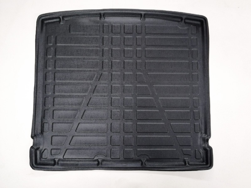 Kofferraumwanne Audi Q3 Coupe F3. Frontaufnahme einer Kofferraumwanne für Audi Q3 Coupe F3.